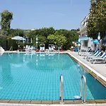 Tre Sorelle Hotell 3*