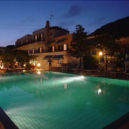 Tre Sorelle Hotell 3*